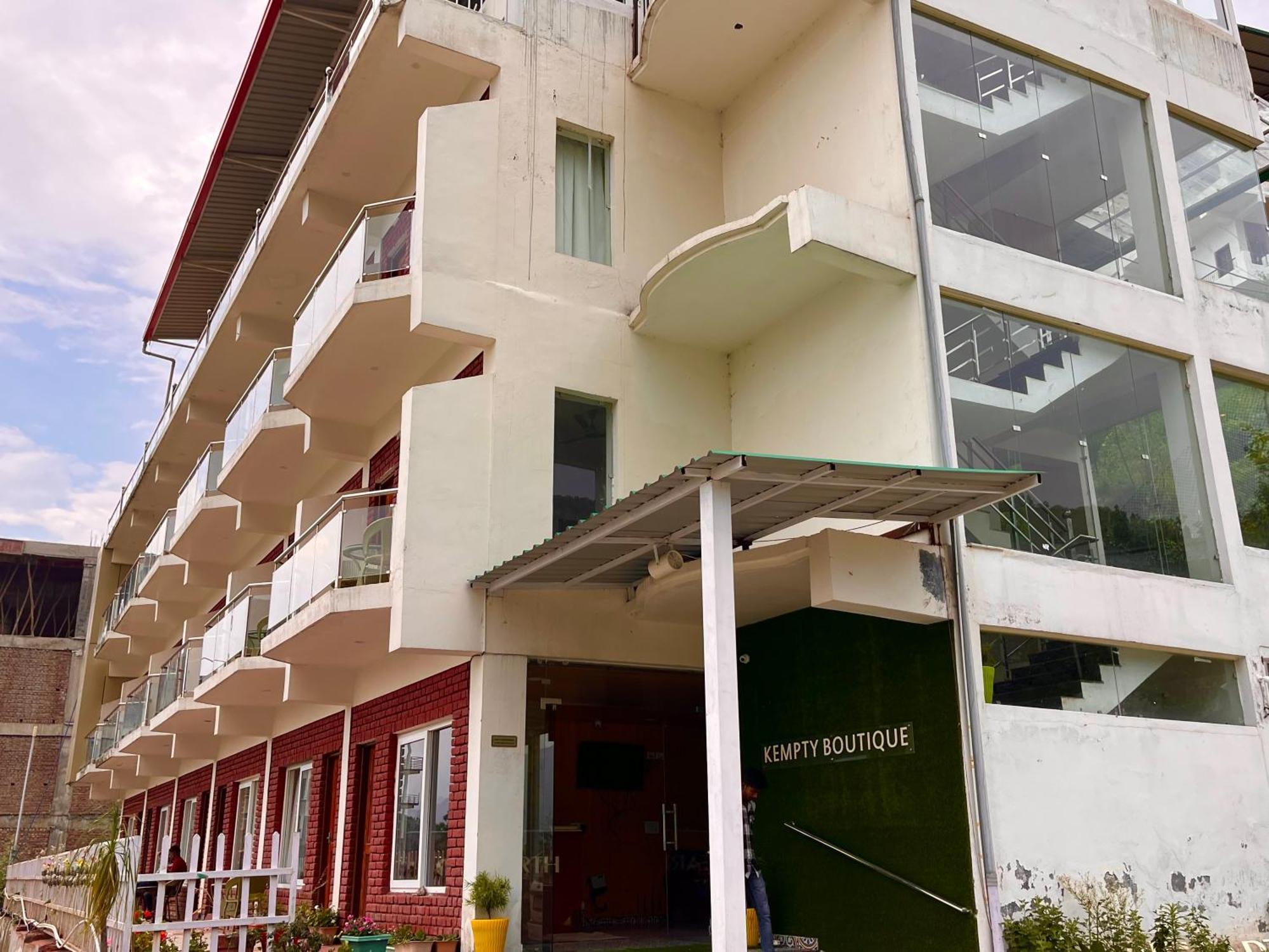 The Kempty Osasis - A Boutique Resort With Scenic Mountain View In Mussoorie Buitenkant foto